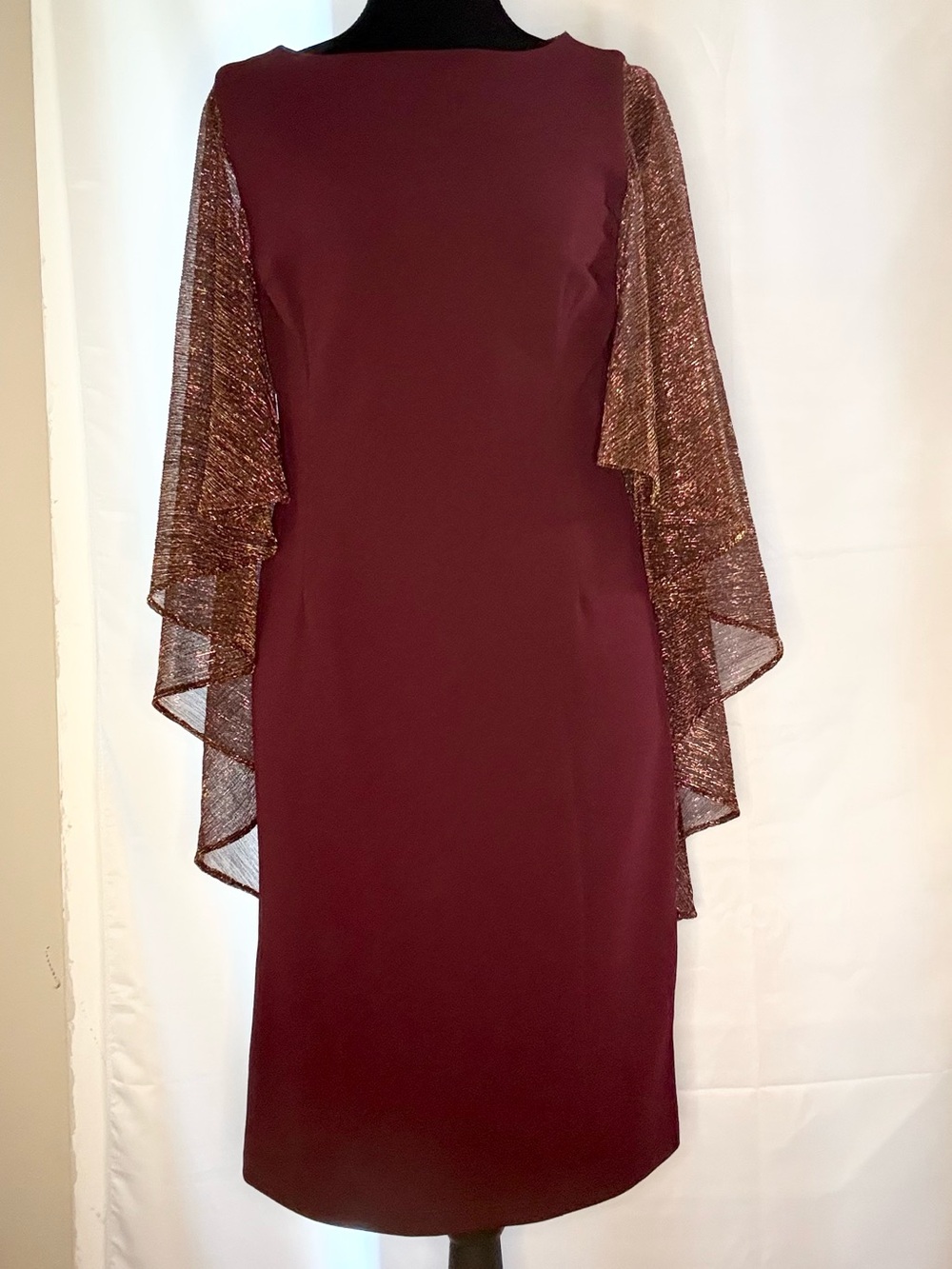 Elegant Burgundy Sheath Dress with Metallic Cape Sleeves